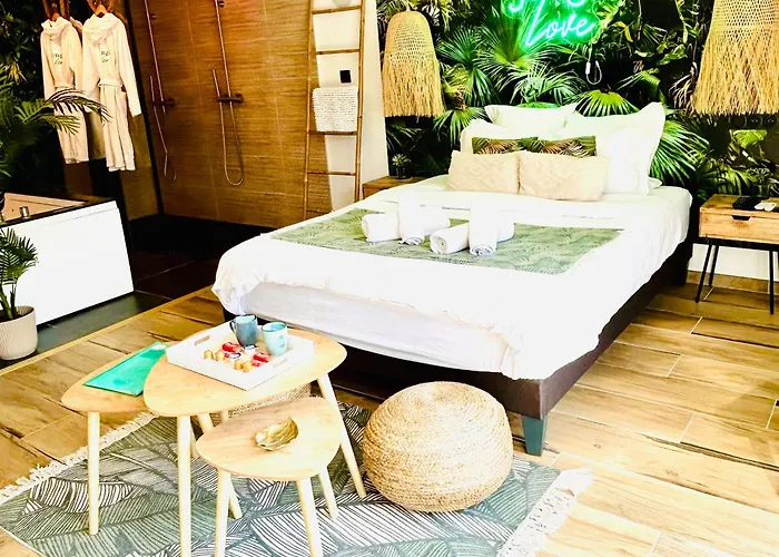 Jungle Loveroom Avec Balneo A 10 Min De Disneyland Paris Apartment *